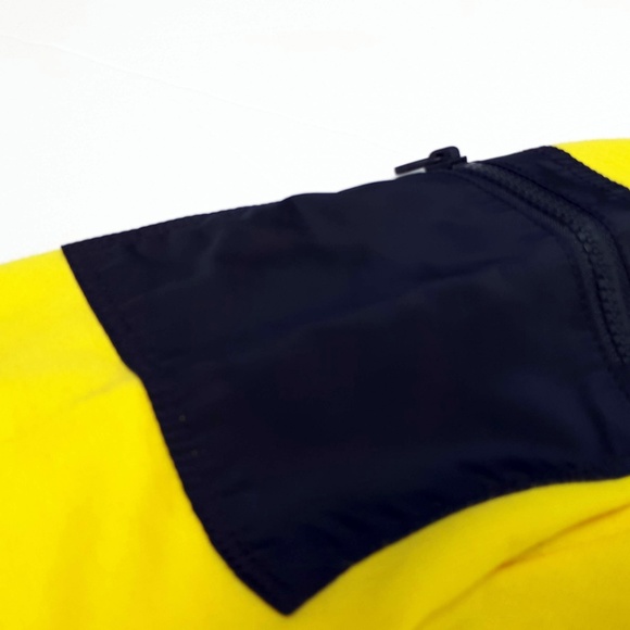 Tommy Hilfiger Crewneck W/ Pocket Lemon NWT LARGE - Picture 8 of 8